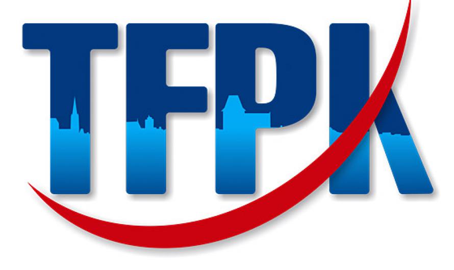 Logotyp Toruńskiego Funduszu Poręczeń Kredytowych. Duże litery tworzące skrót TFPK